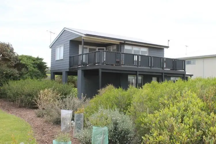26 Stradbroke Cresent, Surf Beach VIC 3922