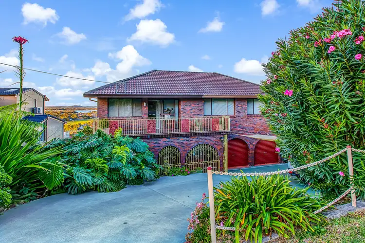 24 Cuthbert Drive, Mount Warrigal NSW 2528