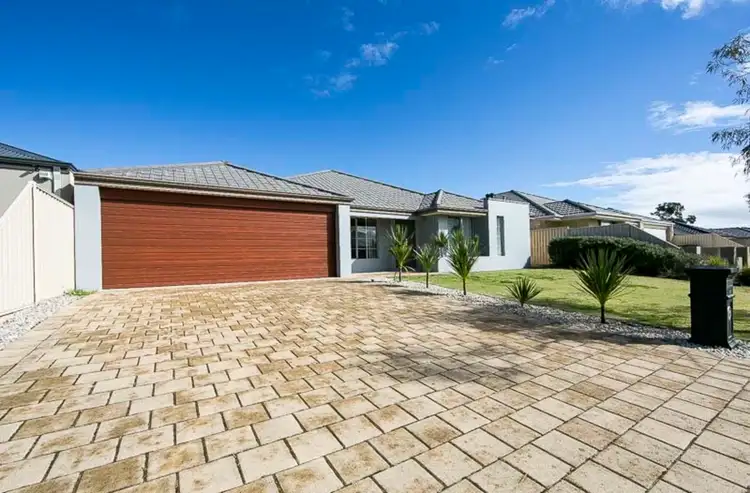 19 Plumeria Rise, Sinagra WA 6065