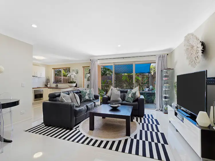 3/15 Harley Street, Labrador QLD 4215