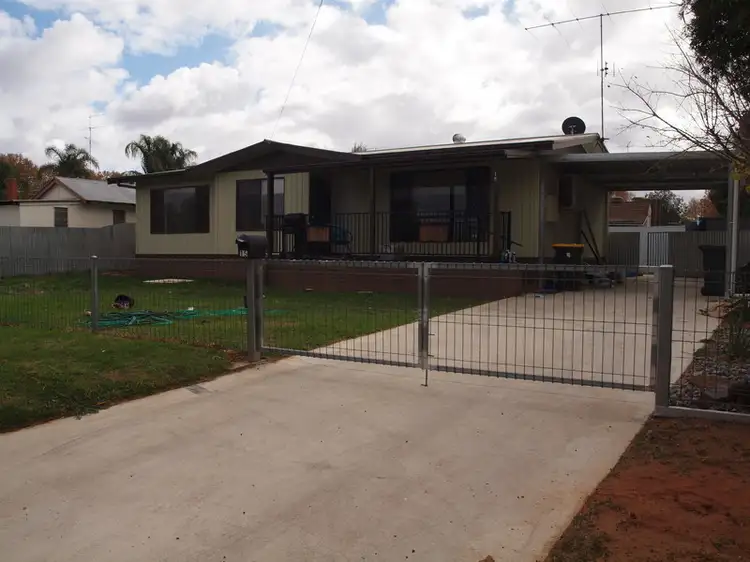 15 Crown Street, Narrandera NSW 2700