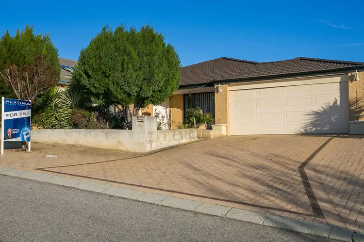 41 Chartwell Bend, Hocking WA 6065