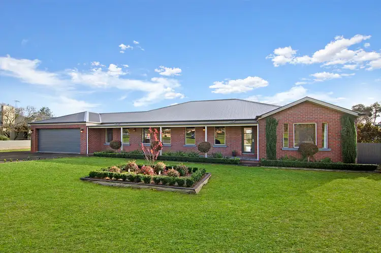 62 Watton Street, Penshurst VIC 3289