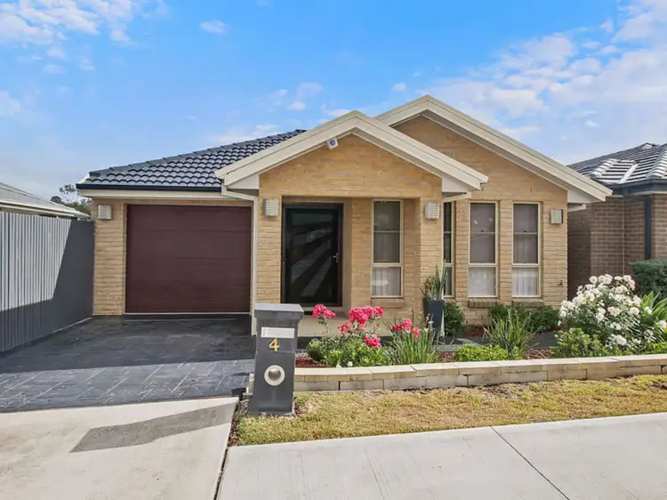 4 Brinsmead Avenue, Middleton Grange NSW 2171