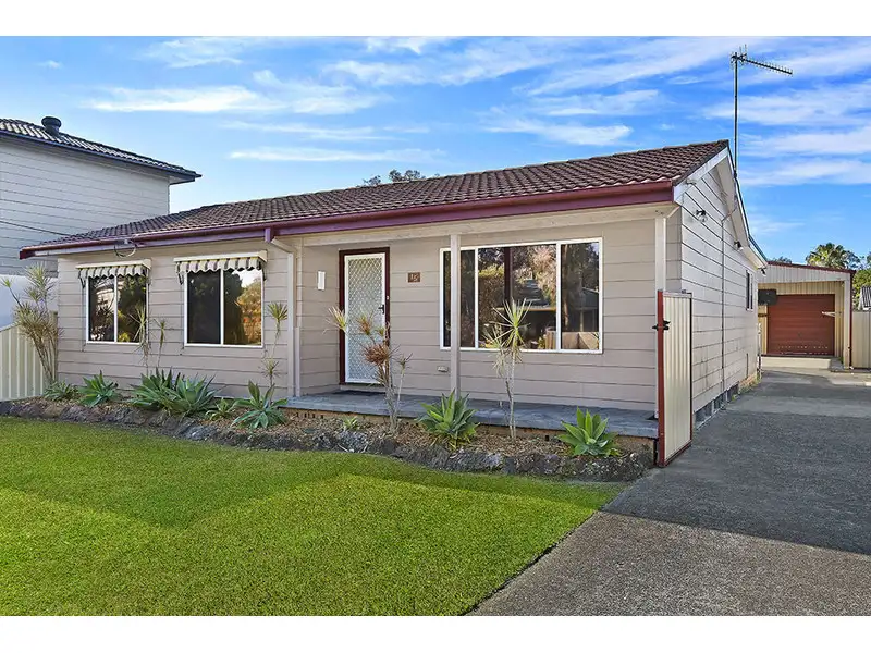 Main view of Homely house listing, 15 Kerry Crescent, Berkeley Vale NSW 2261