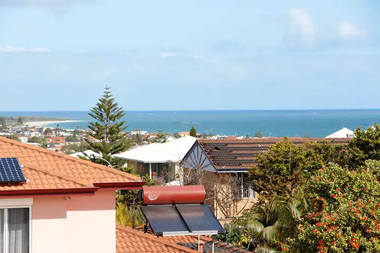 Second view of Homely house listing, 6 Crowther Elbow, Ocean Reef WA 6027