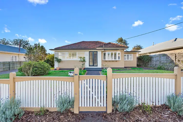 15 Bridge Street, Mount Lofty QLD 4350
