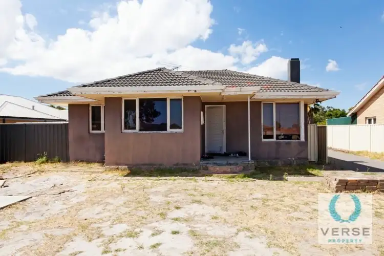 14 Longhurst Way, Queens Park WA 6107