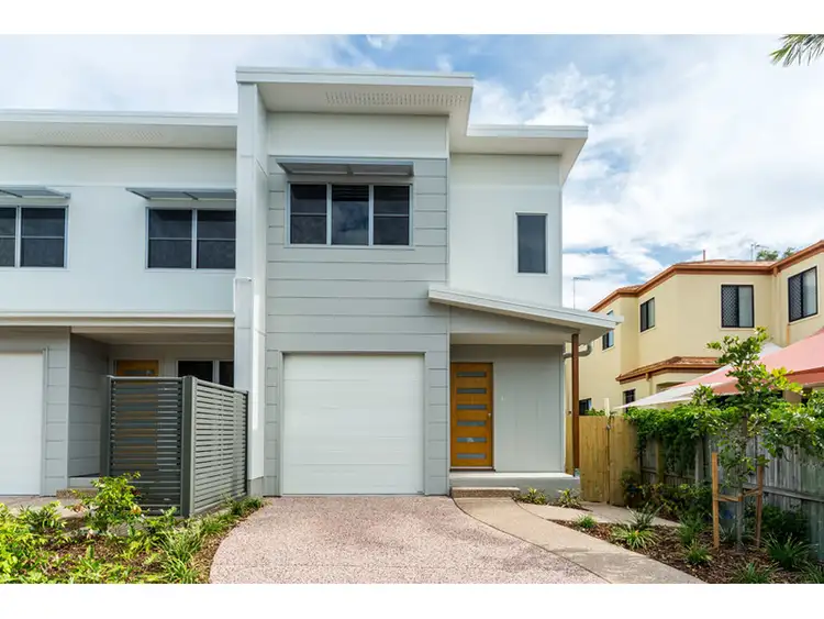 3/8 Bright Avenue, Labrador QLD 4215