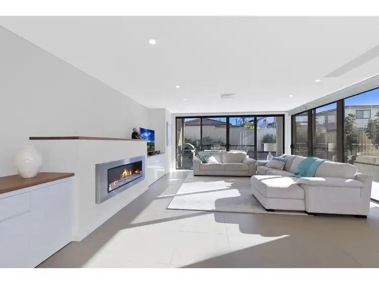 2/23 Bay Road, The Entrance NSW 2261