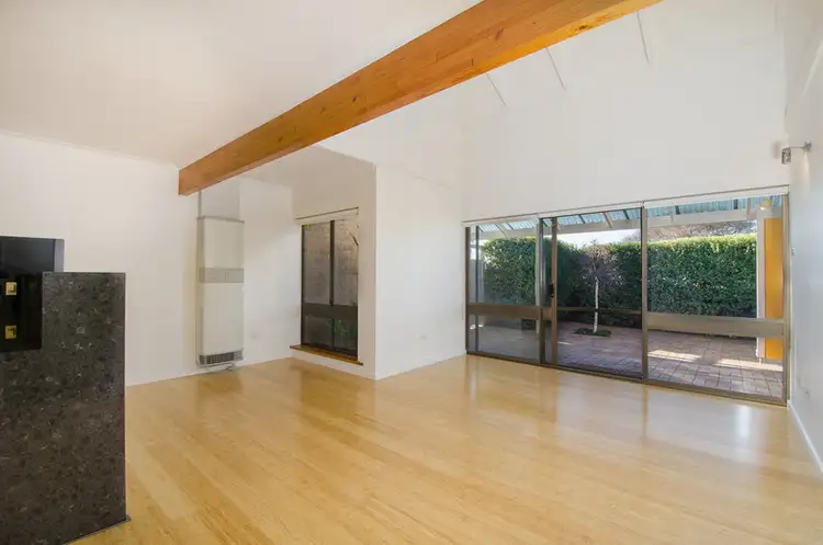 Second view of Homely apartment listing, 2/4 Lake Terrace West, Mount Gambier SA 5290