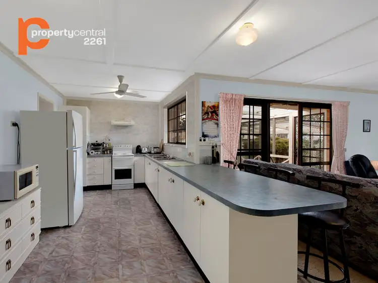 Fourth view of Homely house listing, 10 Windsor Road, Berkeley Vale NSW 2261
