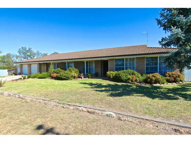 2 Hughes Street, Kelso NSW 2795