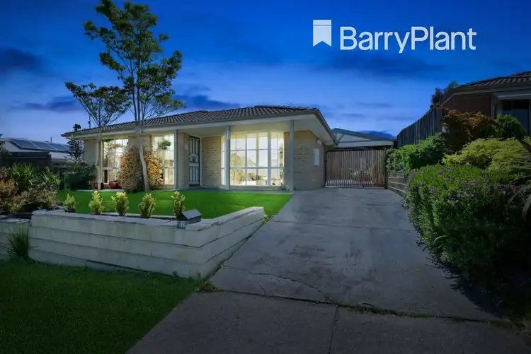 2 Jonathan Place, Pakenham VIC 3810