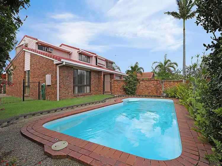 10 Peter Blondell Drive, Mermaid Waters QLD 4218
