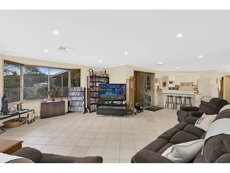 15 Chester Close, Kanwal NSW 2259