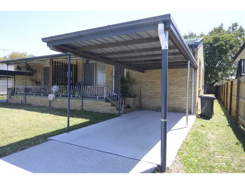 Main view of Homely semi-detached listing, 2/15 Short Street, Rocklea QLD 4106