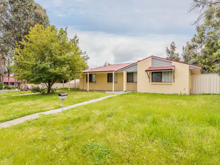 4 Pollitt Close, Armadale WA 6112