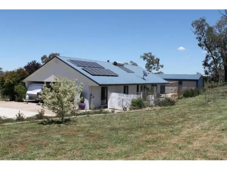 134 Back Saleyards Road, Molong NSW 2866