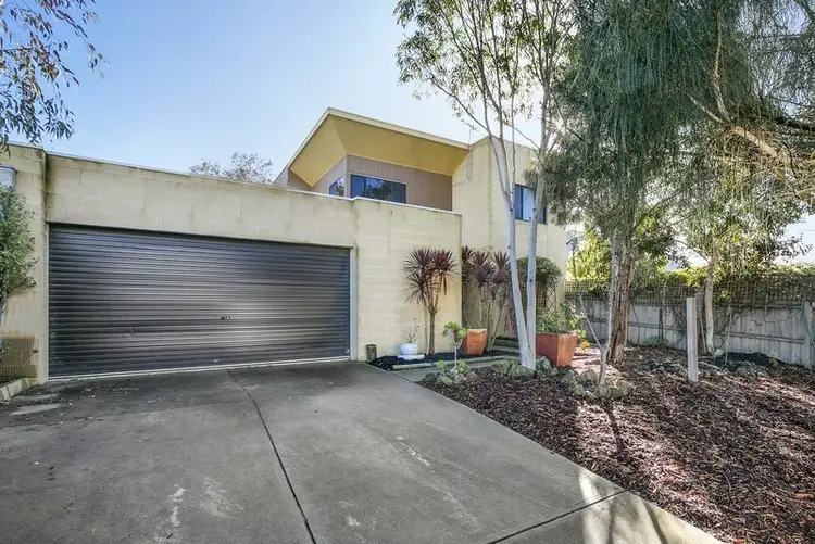 1/106 Beach Road, Torquay VIC 3228