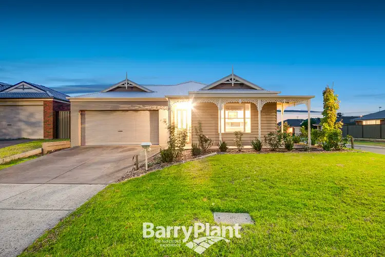 8 Killarney Crescent, Pakenham VIC 3810