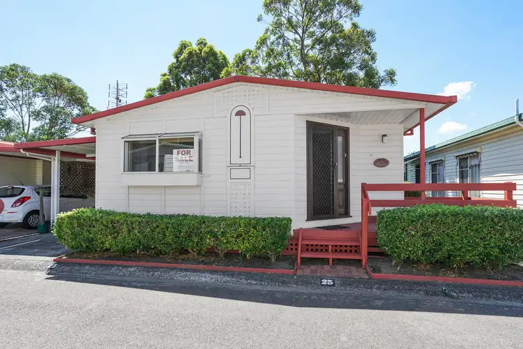 25 First Avenue, Green Point NSW 2251