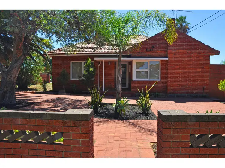 12 Rennie Crescent North, Hilton WA 6163