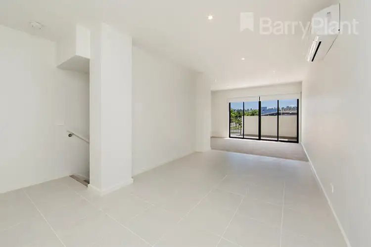 Fifth view of Homely house listing, 7/17 Edgeware Close, Pakenham VIC 3810