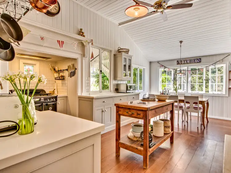 15 Ashwood Court, Samford Valley QLD 4520