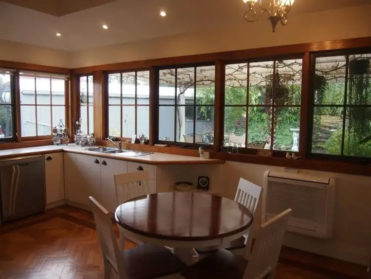 Fifth view of Homely house listing, 10 Burns Street, Hamilton VIC 3300