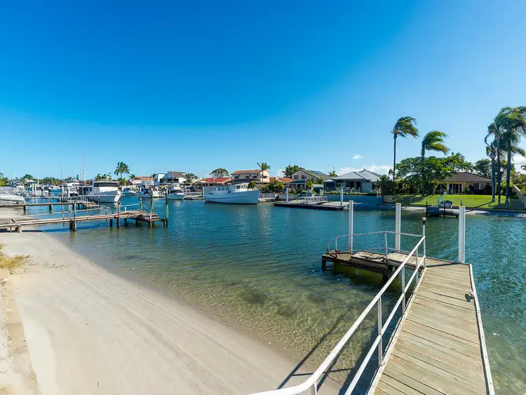 10 Bass Place, Paradise Point QLD 4216