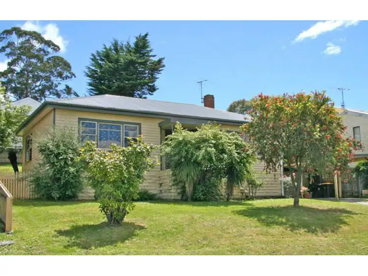 22 Moirunna Road, Lindisfarne TAS 7015