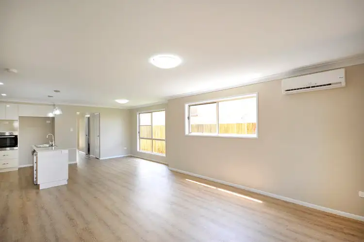 Sixth view of Homely villa listing, 1/6 Bristol Street, Newtown QLD 4350