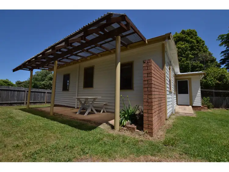 22 Lawn Avenue, Robertson NSW 2577