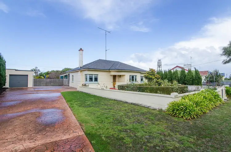 7 Elizabeth Street, Port Macdonnell SA 5291