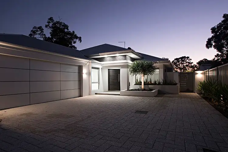 2/21 Clarke Road, Morley WA 6062