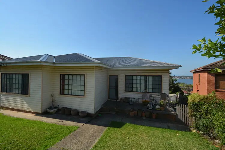 7 Vermont Road, Warrawong NSW 2502