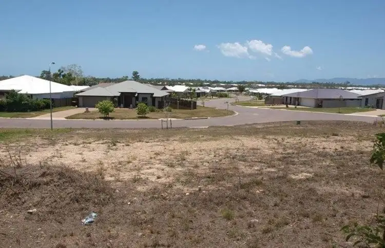 2 Deedes Crescent, Bushland Beach QLD 4818