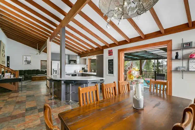 6 Lytham Court, Highland Park QLD 4211