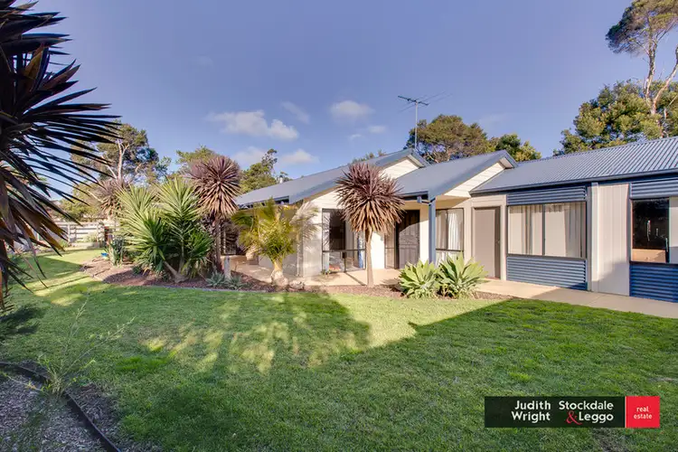 3 Holiday Court, Cowes VIC 3922