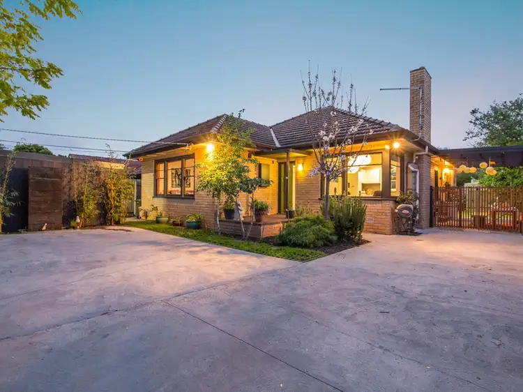 24 Robinsons Road, Seaford VIC 3198