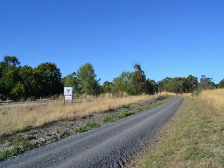 9 Main Street, Maindample VIC 3723