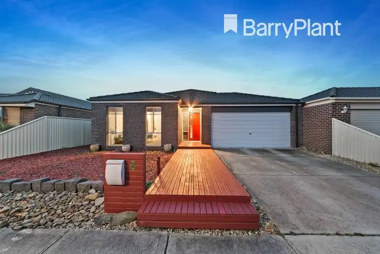 8 Salvia Avenue, Pakenham VIC 3810