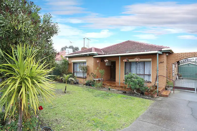 11 Raymond Street, Sunshine West VIC 3020