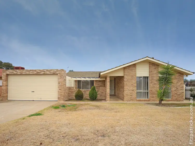 41 Warrambool Crescent, Glenfield Park NSW 2650