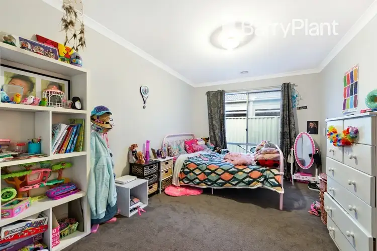 Fourth view of Homely house listing, 8 Salvia Avenue, Pakenham VIC 3810
