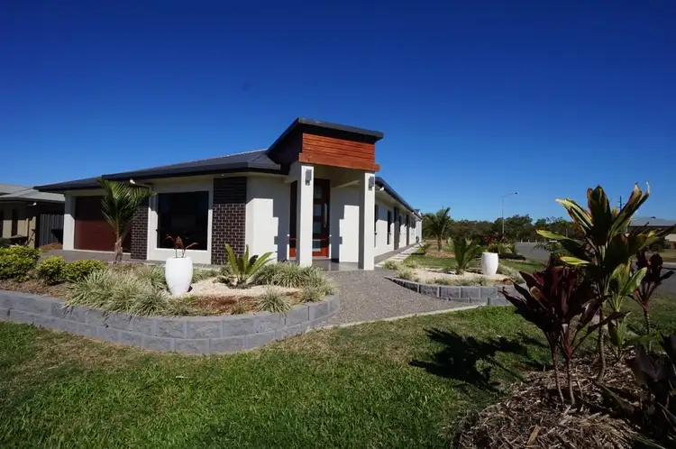 19 Sunbird Parade, Mareeba QLD 4880
