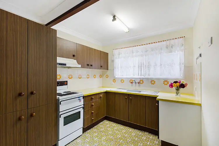 Fourth view of Homely unit listing, 2/18 Glendower Street, Mount Lofty QLD 4350