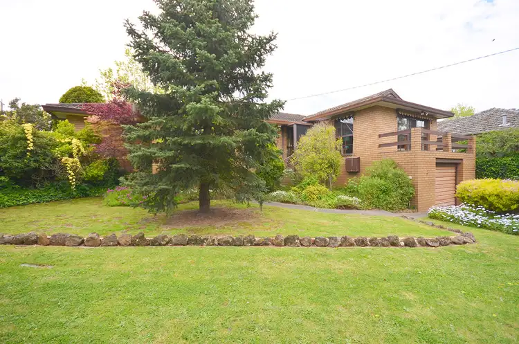 12 Haddon Street, Lake Wendouree VIC 3350