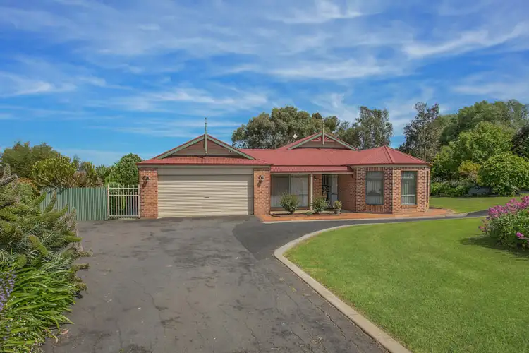 26 Kiaman Close, Bushfield VIC 3281